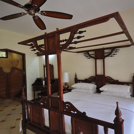 Hunters Lodge Twaandu Buitenkant foto