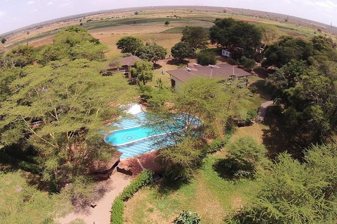 Hunters Lodge Twaandu Buitenkant foto