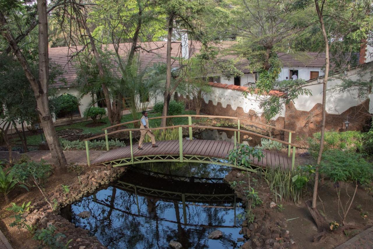 Hunters Lodge Twaandu Buitenkant foto