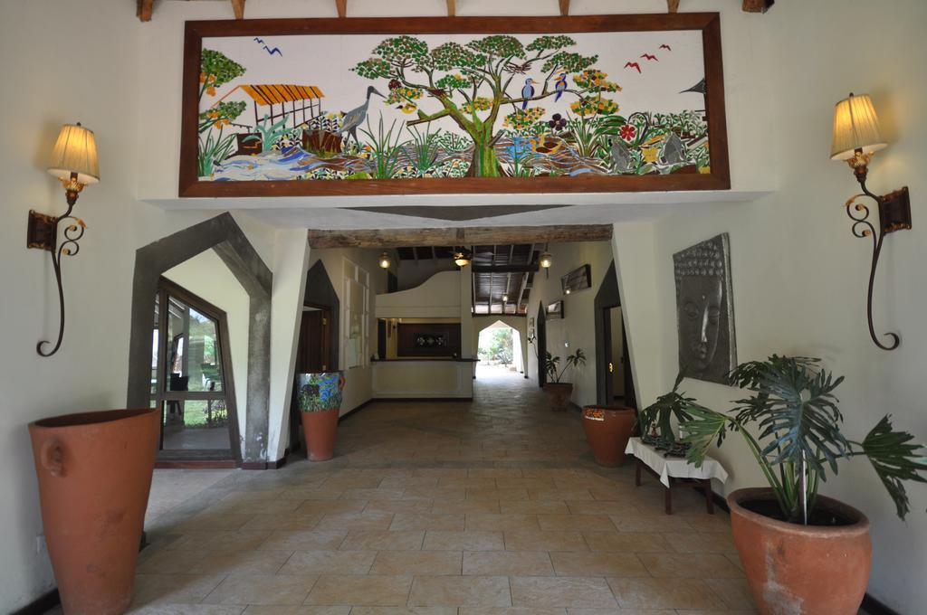 Hunters Lodge Twaandu Buitenkant foto