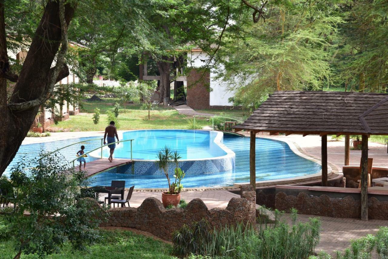 Hunters Lodge Twaandu Buitenkant foto