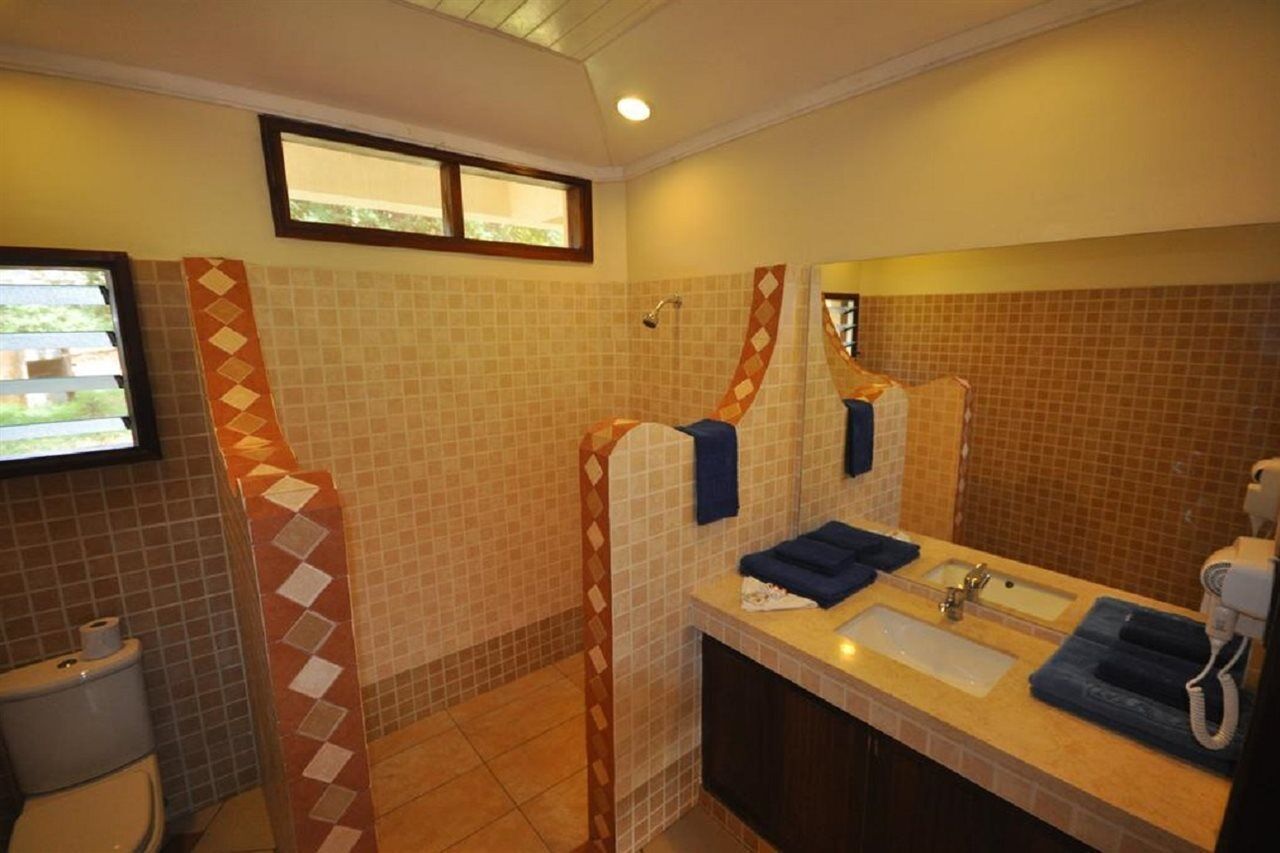 Hunters Lodge Twaandu Buitenkant foto
