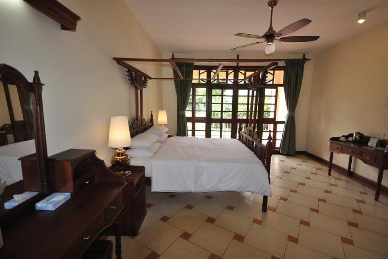 Hunters Lodge Twaandu Buitenkant foto
